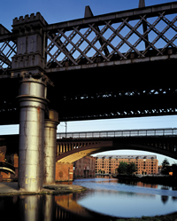 Gm0012610mb_castlefield_canals_2